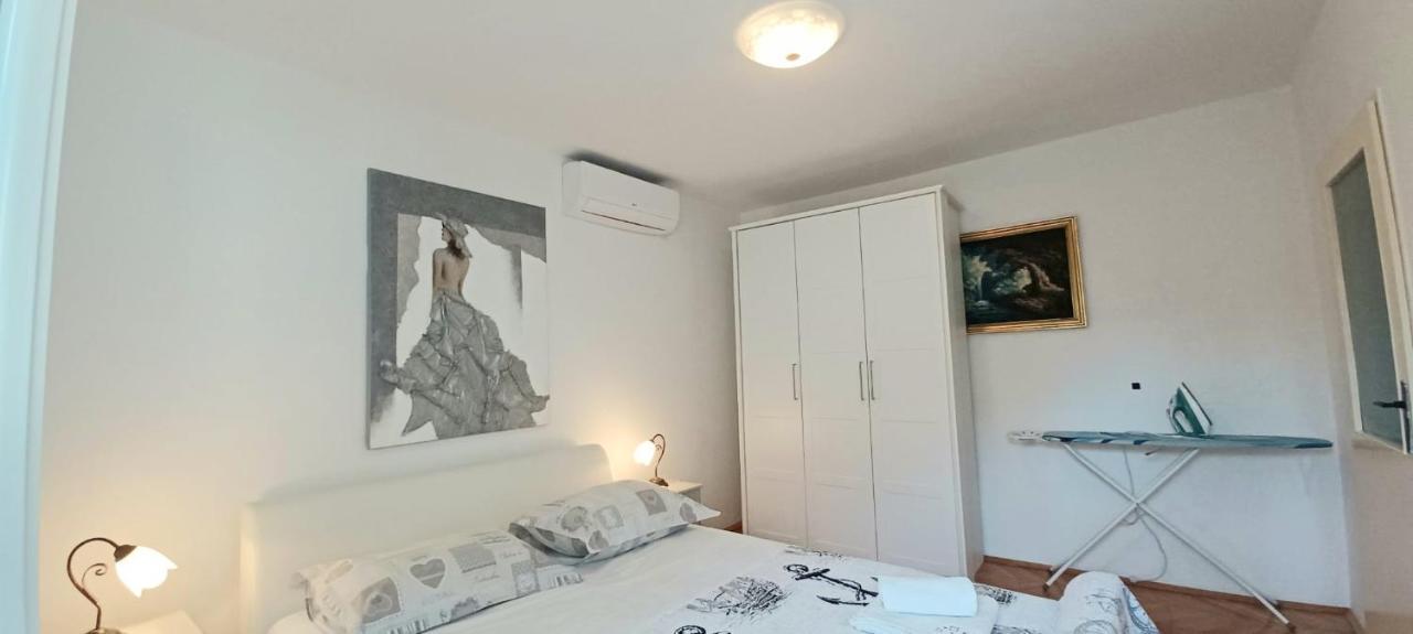 Apartman Perina Trogir Buitenkant foto