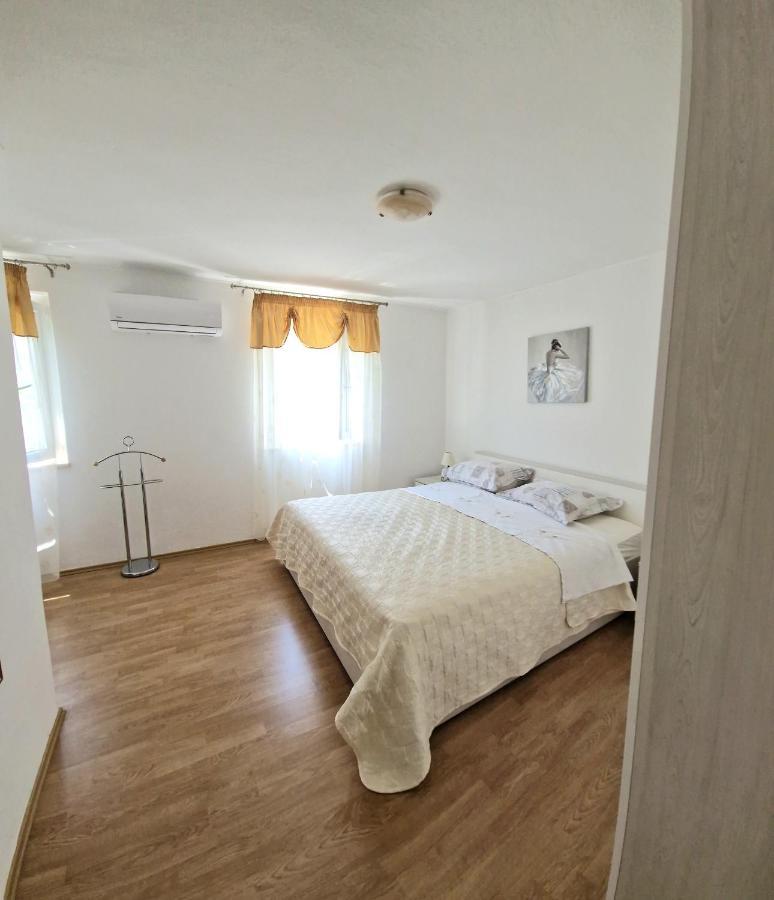 Apartman Perina Trogir Buitenkant foto